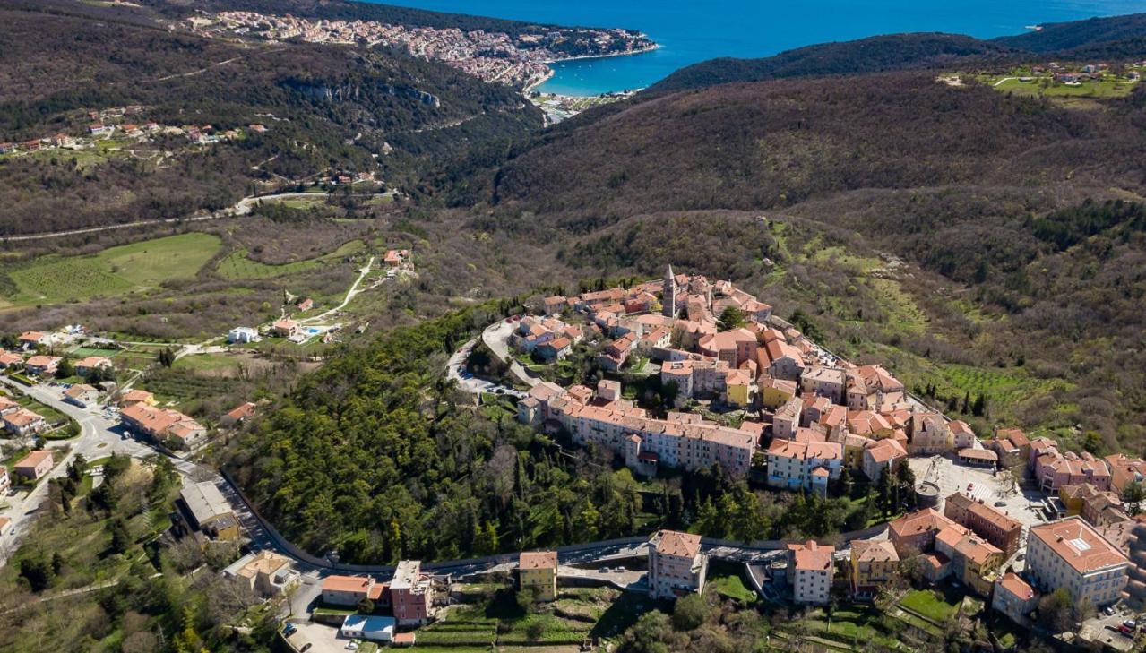 Green Luxury II With Heated Pool, Jacuzzi & Sauna Ruzici  Exterior photo