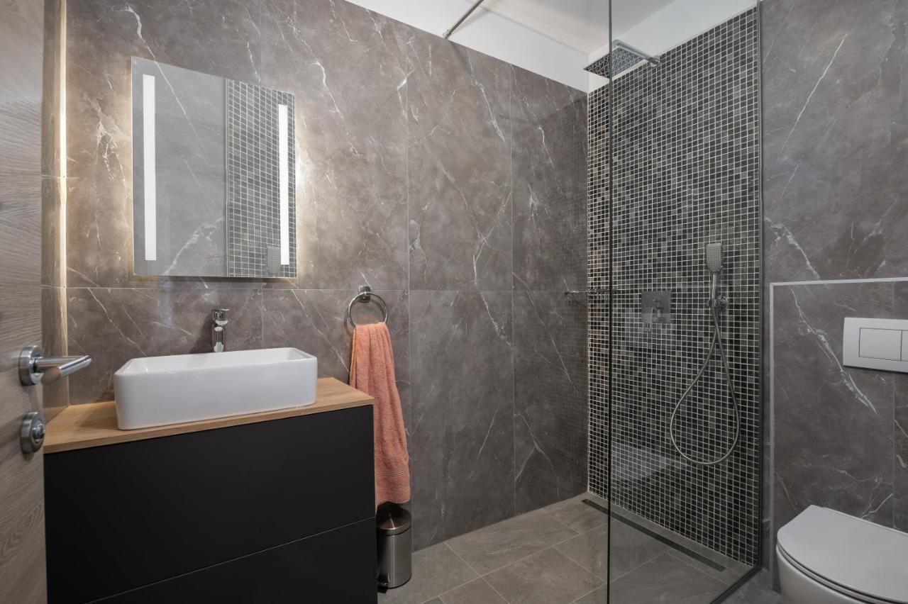 Green Luxury II With Heated Pool, Jacuzzi & Sauna Ruzici  Exterior photo